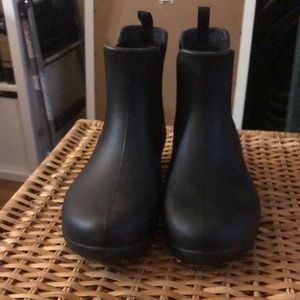Crocs Chelsea Ankle Boots